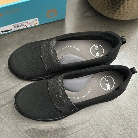 Bzees Gracie Women's Washable Slip-ons - Picture 8 of 9